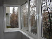 Якщо ваш балкон все ще відкритий і не засклений, то пропонуємо ознайомитися з нашим матеріалом про те,   які пластикові вікна краще ставити на балкон своєї квартири
