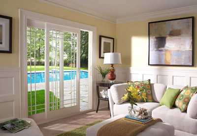 Раздвижная патио-дверь Window World во французском стиле позволяет легко и доступно добавить красивый вход в ваш дом