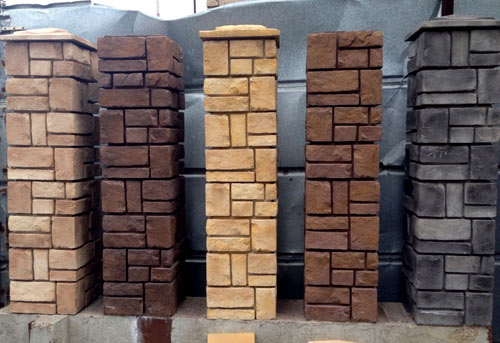 Декоративні бетонні блоки складаються з двох Г-образних половин